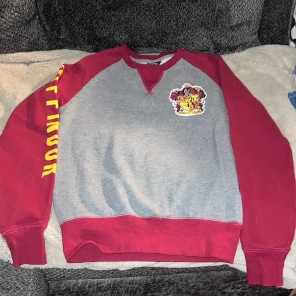Universal Tops - The Wizarding World of Harry Potter Gryffindor Sweatshirt, XS